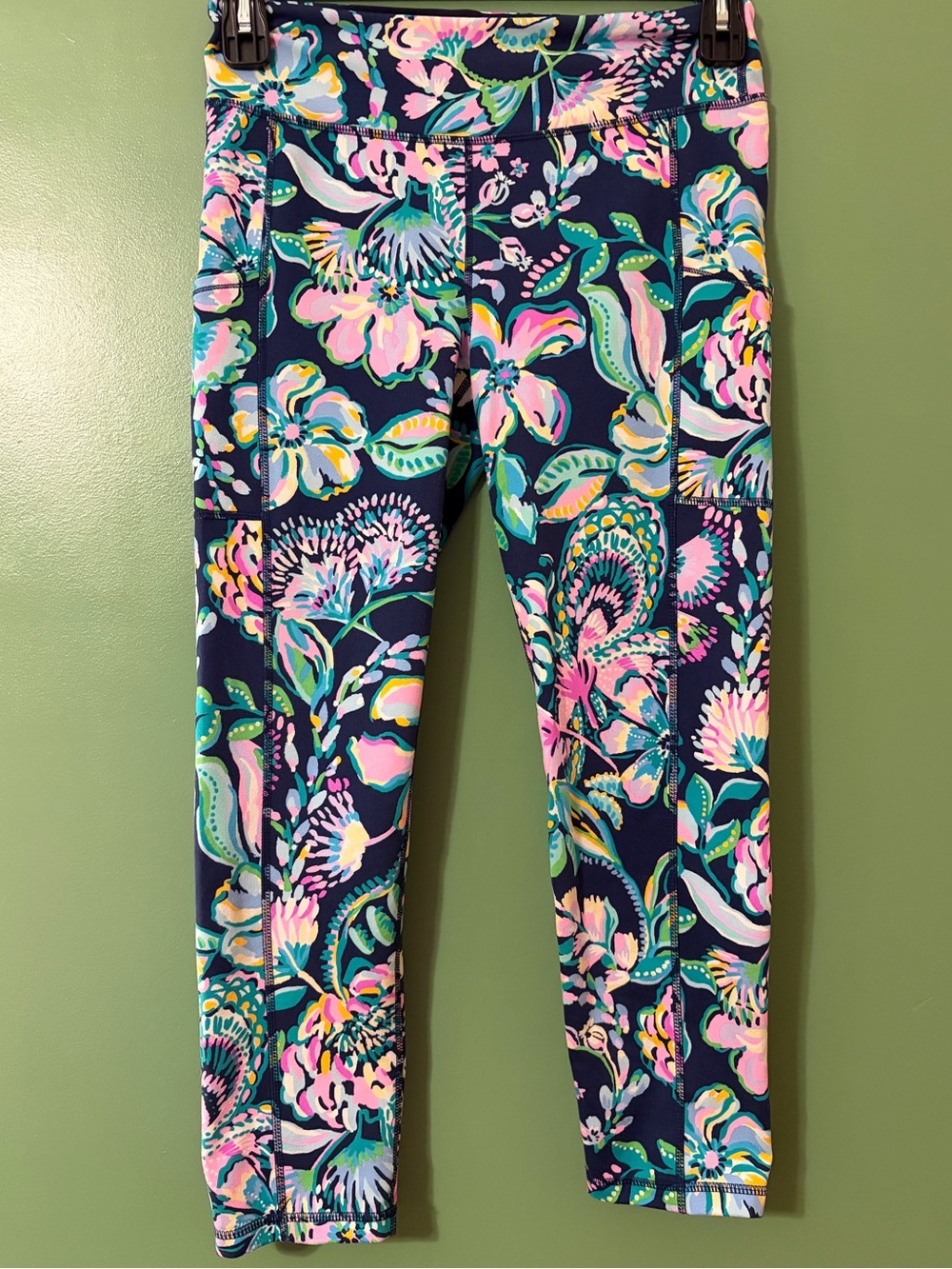Lilly Pulitzer Weekender Leggings in High Tide Navy She’s Got Sol